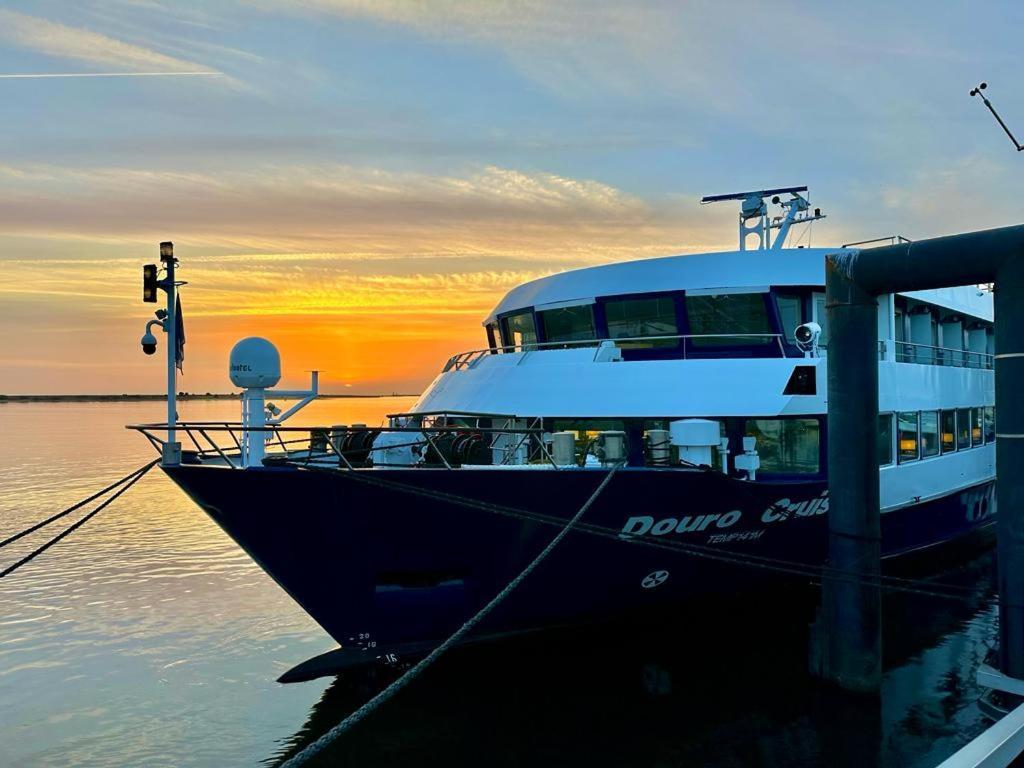 ホテル Douro Cruiser ヴィラ・ノヴァ・デ・ガイア エクステリア 写真